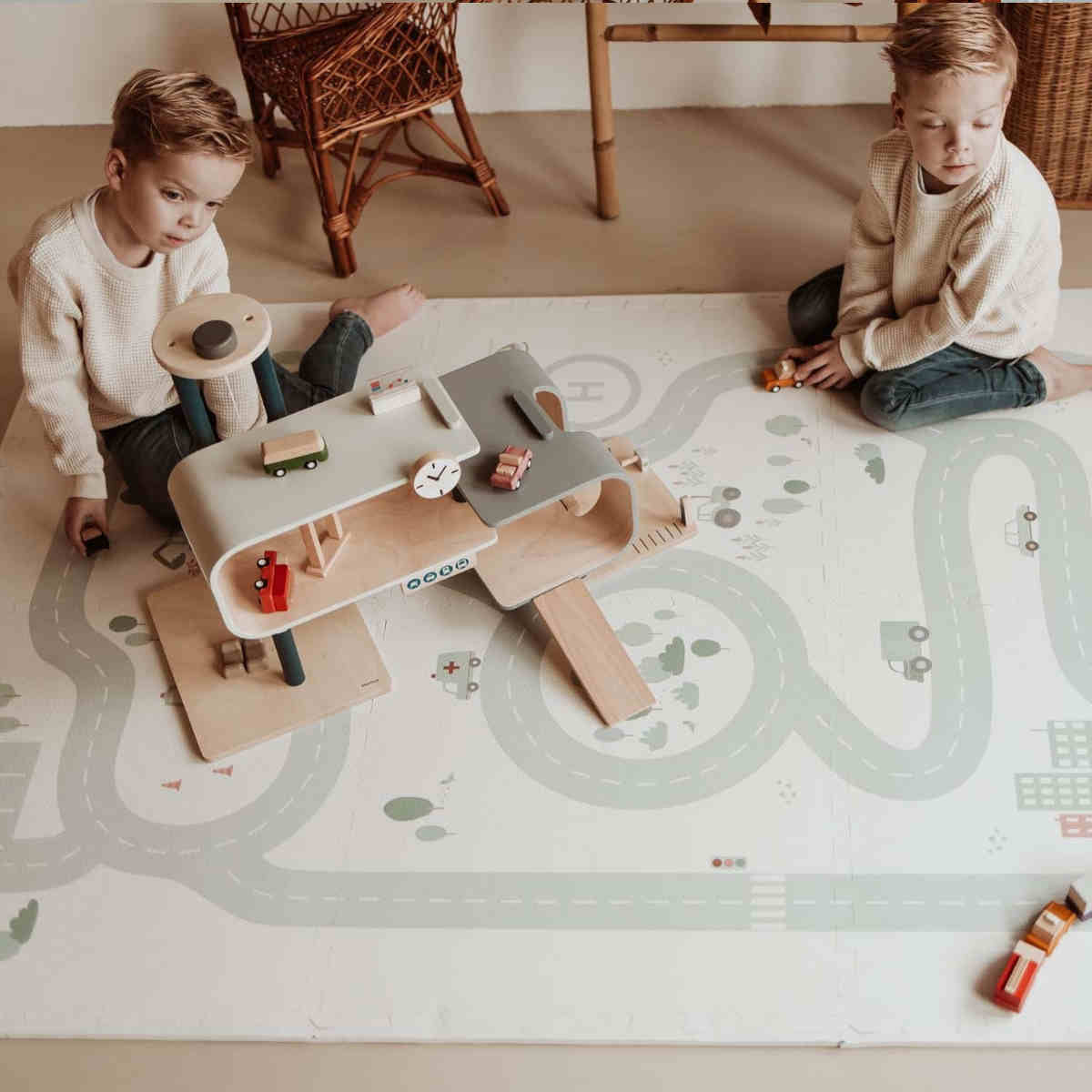 2 in 1 EEVAA Reversible Form Puzzle Playmat and Storage Box, Roadmap